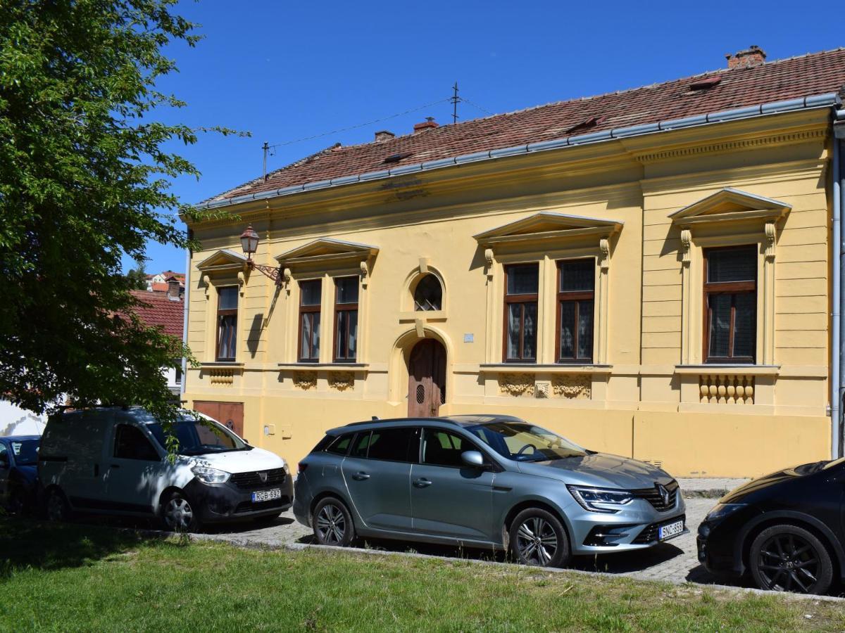 Malomszeg Apartman 2 ペーチ エクステリア 写真
