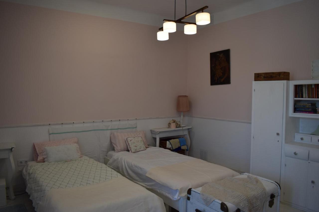 Malomszeg Apartman 2 ペーチ エクステリア 写真