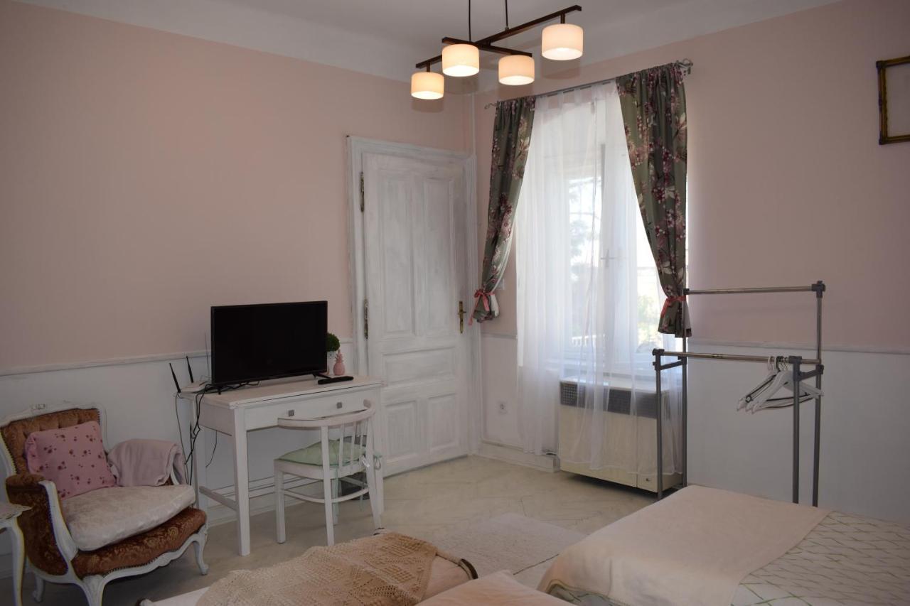 Malomszeg Apartman 2 ペーチ エクステリア 写真